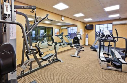 Ranchvale Hotel | Holiday Inn Express & Suites Clovis by IHG