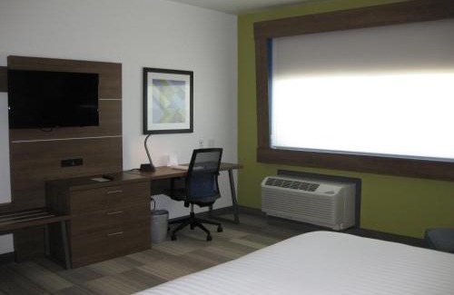 Cypress Hotel | Holiday Inn Express & Suites - Houston NW - Cypress Grand Pky by IHG