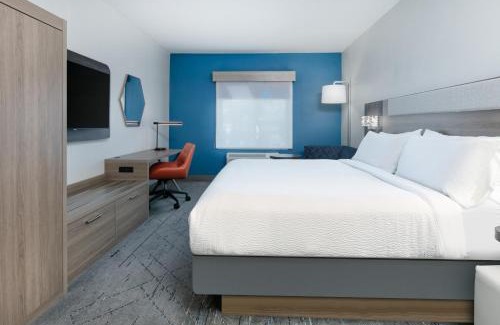 Park Central Hotel | Holiday Inn Express & Suites DALLAS PARK CENTRAL NORTHEAST by IHG