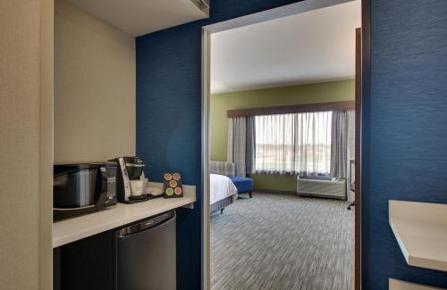 Findlay Hotel | Holiday Inn Express & Suites Findlay North by IHG