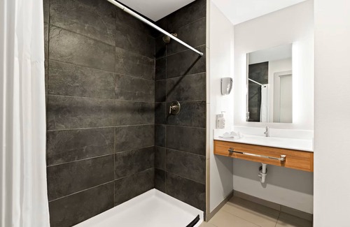 George Hotel | Holiday Inn Express & Suites George Quincy South by IHG