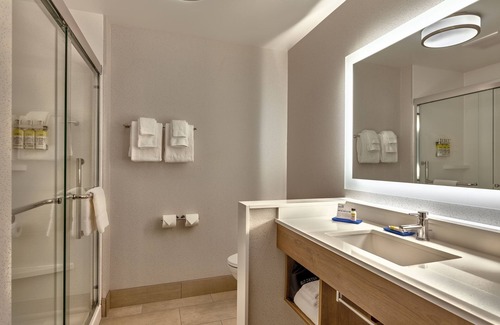 Keizer Hotel | Holiday Inn Express & Suites Salem North - Keizer by IHG