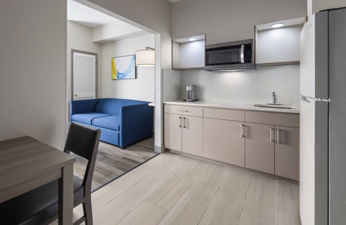Leesburg Hotel | Holiday Inn Express & Suites Leesburg - Historic District by IHG