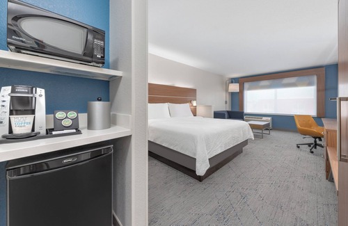 Moore Hotel | Holiday Inn Express & Suites Moore by IHG
