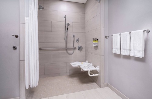 Odessa Hotel | Holiday Inn Express & Suites Odessa I-20 by IHG