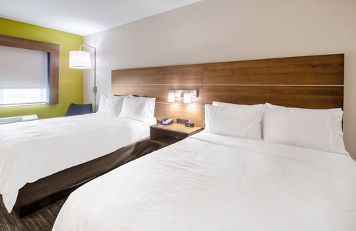 Olathe Hotel | Holiday Inn Express & Suites Olathe South by IHG