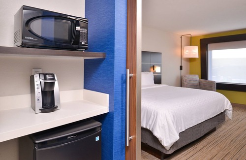 Olathe Hotel | Holiday Inn Express & Suites Olathe West by IHG