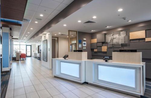 Deer Valley Hotel | Holiday Inn Express & Suites - Phoenix North - Happy Valley by IHG