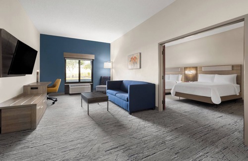 Sebring Hotel | Holiday Inn Express & Suites Sebring by IHG
