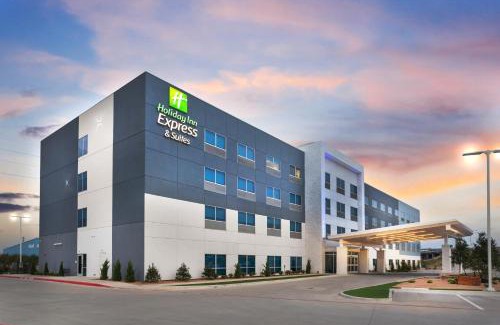 East Riverside Hotel | Holiday Inn Express & Suites Waco Downtown by IHG