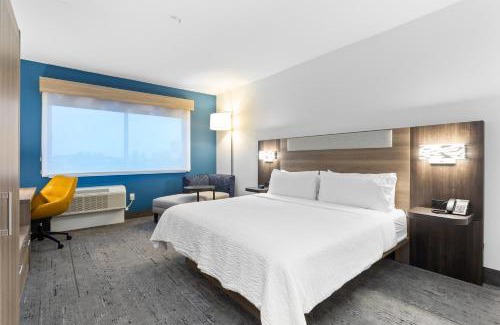 East Riverside Hotel | Holiday Inn Express & Suites Waco Downtown by IHG