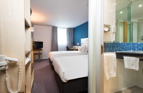 Swindon Hotel | Holiday Inn Express Swindon City Centre by IHG