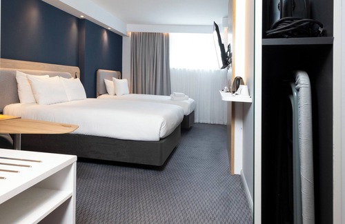 Swindon Hotel | Holiday Inn Express Swindon City Centre by IHG
