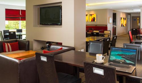 Lydiard Tregoze Hotel | Holiday Inn Express Swindon West by IHG