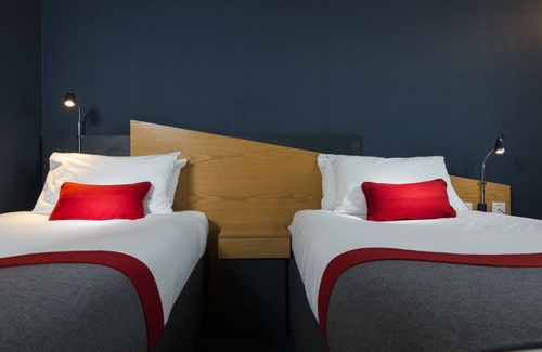 Lydiard Tregoze Hotel | Holiday Inn Express Swindon - West by IHG