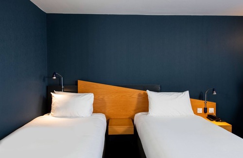 Lydiard Tregoze Hotel | Holiday Inn Express Swindon - West by IHG
