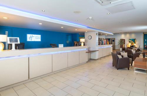 Taunton Hotel | Holiday Inn Express Taunton East by IHG