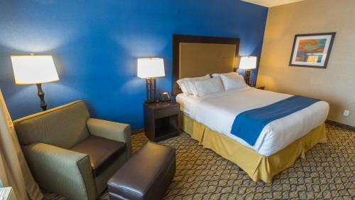 Thunder Bay Hotel | Holiday Inn Express Thunder Bay by IHG