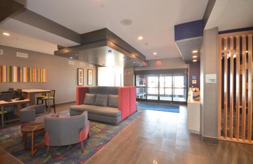 South Oklahoma City Hotel | Holiday Inn Express & Suites Oklahoma City Mid - Arpt Area by IHG