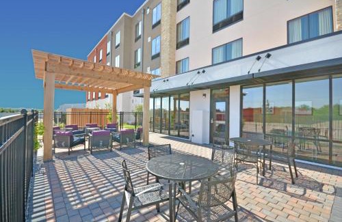 South Oklahoma City Hotel | Holiday Inn Express & Suites Oklahoma City Mid - Arpt Area by IHG