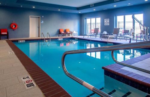 Central Oklahoma City Hotel | Holiday Inn Express & Suites - Oklahoma City Airport by IHG