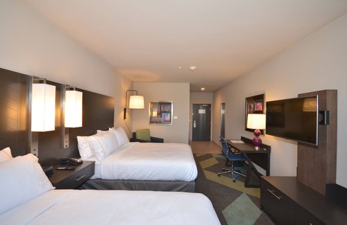 South Oklahoma City Hotel | Holiday Inn Express & Suites Oklahoma City Mid - Arpt Area by IHG