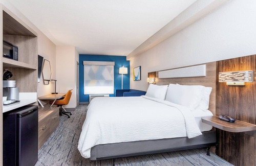 National Gardens Hotel | Holiday Inn Express & Suites Ormond Beach - North Daytona by IHG