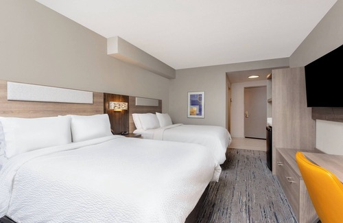 National Gardens Hotel | Holiday Inn Express & Suites Ormond Beach - North Daytona by IHG