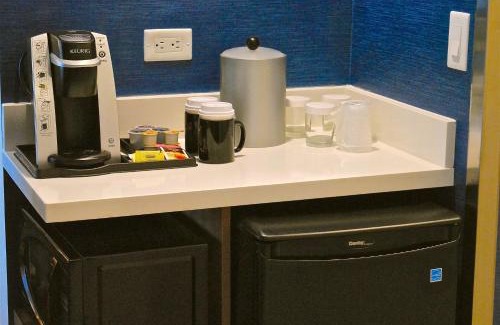 Richmond City Centre Hotel | Holiday Inn Express Vancouver Airport-Richmond by IHG