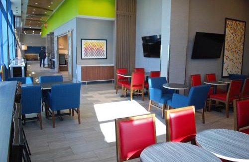 Richmond City Centre Hotel | Holiday Inn Express Vancouver Airport-Richmond by IHG