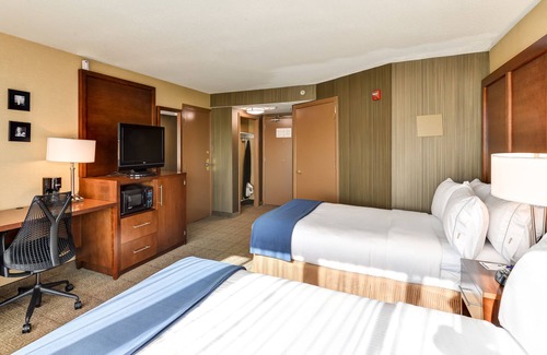 Downtown Hotel | Holiday Inn Express Washington DC N-Silver Spring by IHG