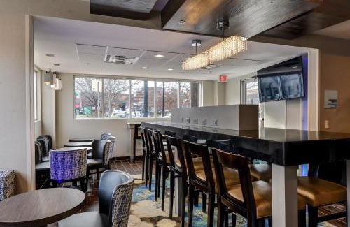 Downtown Hotel | Holiday Inn Express Washington DC Silver Spring by IHG