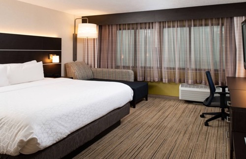 Dent Hotel | Holiday Inn Express West Cincinnati by IHG