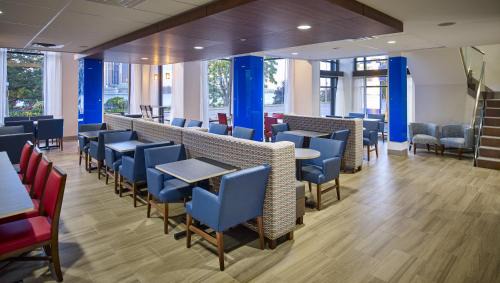 Windsor Hotel | Holiday Inn Express Windsor Waterfront by IHG