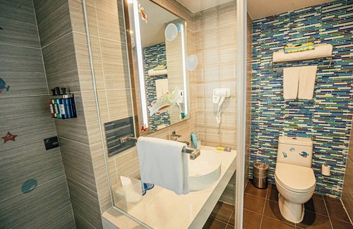 Bayuquan District Hotel | Holiday Inn Express Yingkou Onelong Plaza by IHG