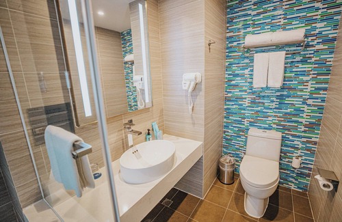 Bayuquan District Hotel | Holiday Inn Express Yingkou Onelong Plaza by IHG