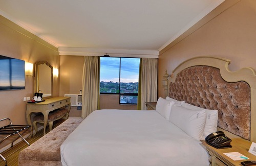 Harare Hotel | Holiday Inn Harare by IHG