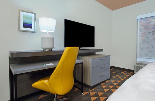 Hattiesburg Hotel | Holiday Inn Hattiesburg - North by IHG
