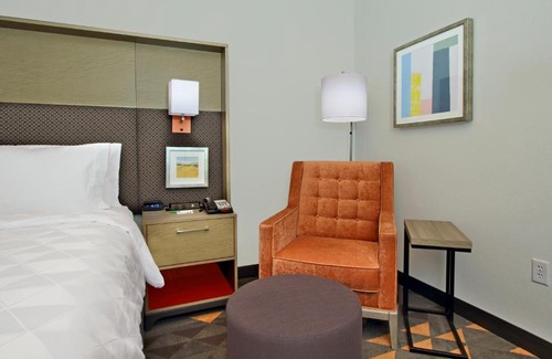Hattiesburg Hotel | Holiday Inn Hattiesburg - North by IHG