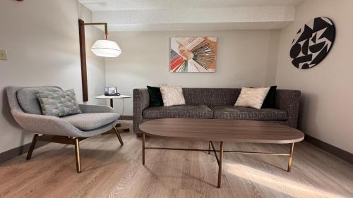 White Oaks Hotel | Holiday Inn Hotel & Suites London by IHG