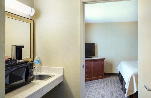 White Oaks Hotel | Holiday Inn Hotel & Suites London by IHG