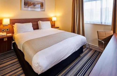 Garforth Hotel | Holiday Inn Leeds Garforth by IHG