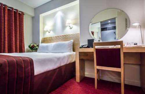 Kensington Hotel | Holiday Inn London Kensington High St. by IHG