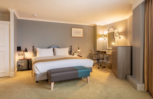 Sutton West Hotel | Holiday Inn London - Sutton by IHG