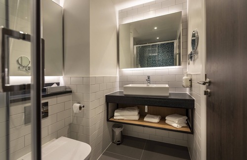 Sutton West Hotel | Holiday Inn London - Sutton by IHG