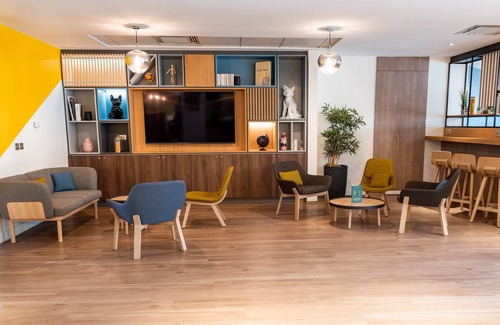 La Demi - Lune Hotel | Holiday Inn Lyon Vaise by IHG