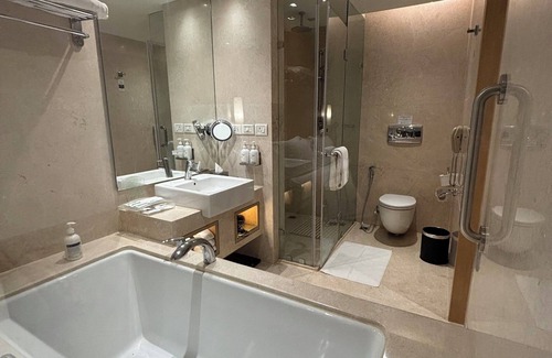 Sakinaka Hotel | Holiday Inn Mumbai International Airport by IHG