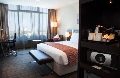 Muscat Hotel | Holiday Inn Muscat AlSeeb by IHG