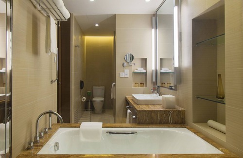 Wolong District Hotel | Holiday Inn Nanyang by IHG