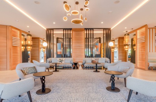 Saint-Laurent-du-Var Hotel | Holiday Inn Nice-Port St Laurent by IHG